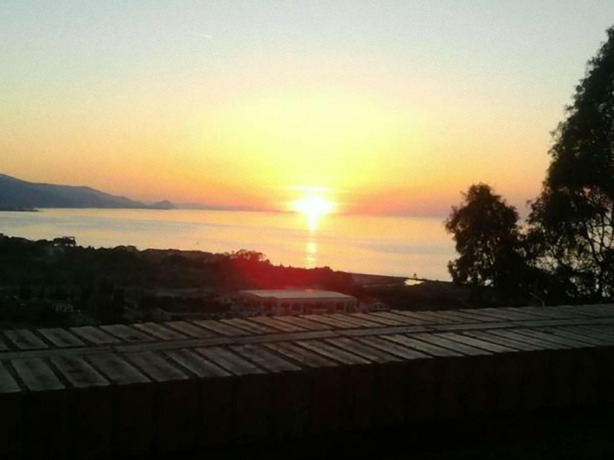 Casa Vacanze Camastra Santo Stefano di Camastra Εξωτερικό φωτογραφία